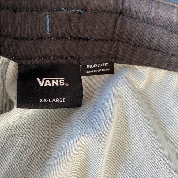 NEW ~ VANS ~ Off the Wall ~NWT
Board Short XXL~ TEAL ~ MSRP $45 - Picture 8 of 9